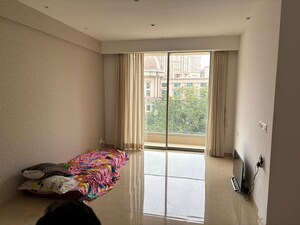 Room in 2 BHK Apartment at Hiranandani Highland, Powai – for Sale