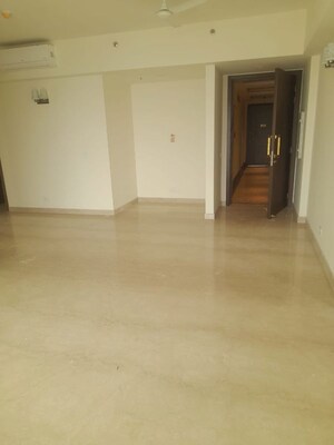 Room in 3.5 BHK Apartment at M3M Latitude, Sector 65 – for Rent