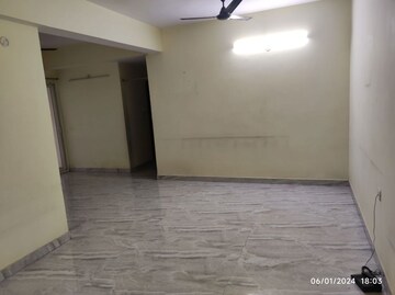 Room in 4 BHK Apartment at Gandhi Maidan – for Rent