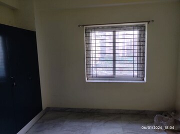 Room in 4 BHK Apartment at Gandhi Maidan – for Rent