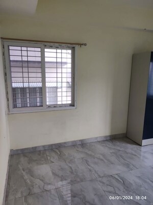 Room in 4 BHK Apartment at Gandhi Maidan – for Rent