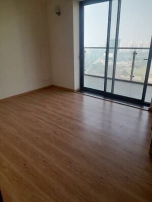 Room in 4 BHK Apartment at M3M Latitude, Sector 65 – for Rent
