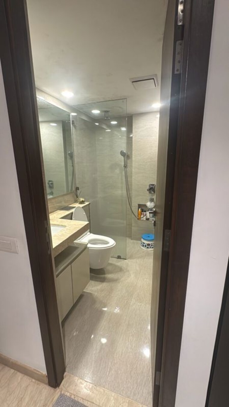 Bathroom, hiranandani-castle-rock 2 Bedroom 750 Sq.Ft. Apartment In Powai Mumbai 9787312