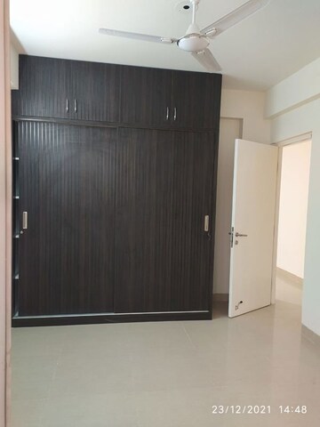 Room in 3.5 BHK Apartment at Emaar Emerald Floors Premier, Sector 65 – for Sale