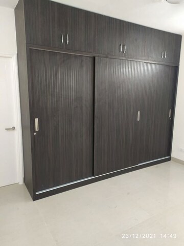 Room in 3.5 BHK Apartment at Emaar Emerald Floors Premier, Sector 65 – for Sale