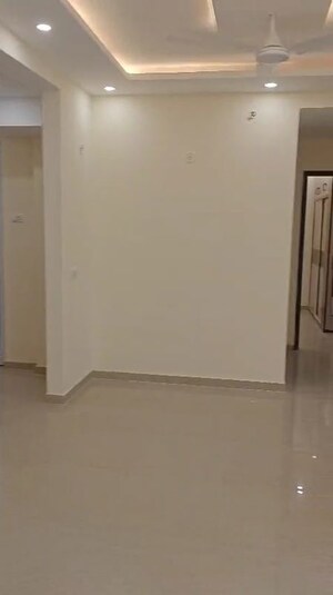 Room in 3.5 BHK Apartment at Omaxe R2, Gomti Nagar – for Sale