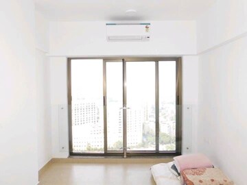 Room in 4 BHK Apartment at Kanakia Silicon Valley, Powai – for Rent