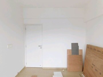 Room in 4 BHK Apartment at Kanakia Silicon Valley, Powai – for Rent