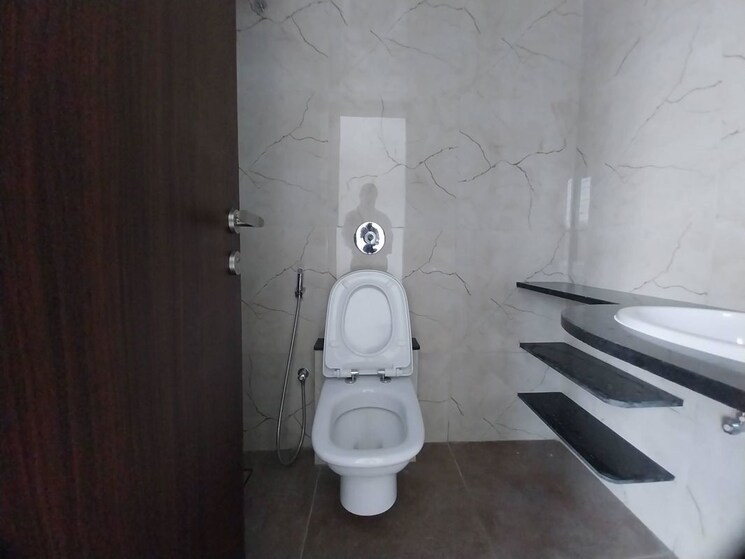 Bathroom, yashwin-orrizonte 3 Bedroom 1350 Sq.Ft. Apartment In Kharadi Pune 9787317