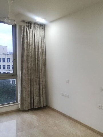 Room in 2.5 BHK Apartment at Hiranandani Atlantis, Powai – for Rent