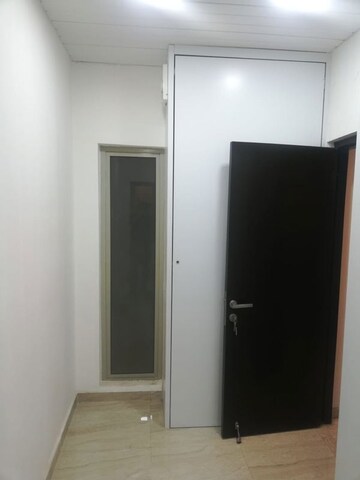 Furnished Amenities in 2.5 BHK Apartment at Hiranandani Atlantis, Powai – for Rent