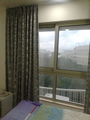 Room in 2.5 BHK Apartment at Hiranandani Atlantis, Powai – for Rent