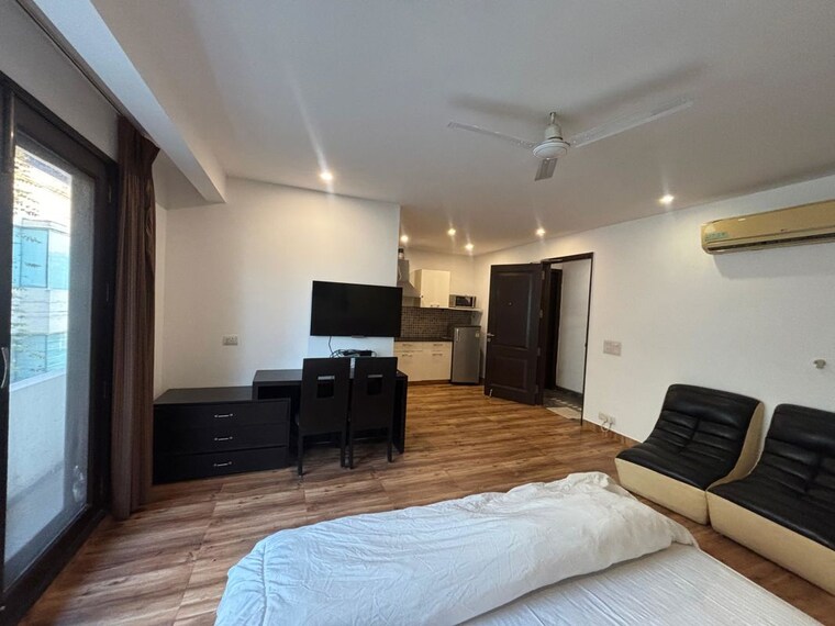 Bedroom, pamposh enclave 1 RK 90 Sq.Yd. Builder Floor In Pamposh Enclave Delhi 9787335