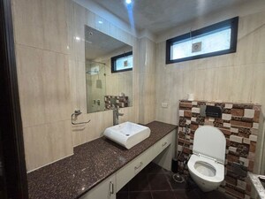 Team Area in 1 RK Builder Floor at Pamposh Enclave – for Rent