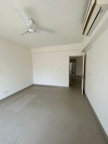 Room in 4 BHK Apartment at Emaar Emerald Floors Premier, Sector 65 – for Sale