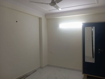 Room in 2 BHK Apartment at Chattarpur – for Rent