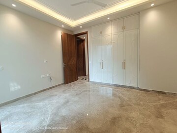 Room in 3 BHK Builder Floor at Greater Kailash ii – for Rent