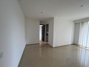 Room in 2 BHK Apartment at Hiranandani Highland, Powai – for Rent