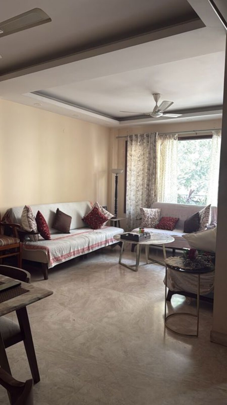 Living Room, east of kailash 3 Bedroom 200 Sq.Yd. Builder Floor In East Of Kailash Delhi 9787375