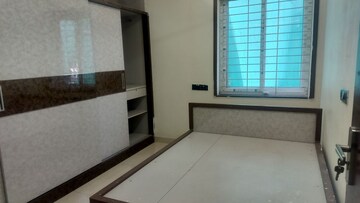 Room in 3 BHK Apartment at Film Nagar – for Rent