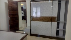 Room in 3 BHK Apartment at Film Nagar – for Rent