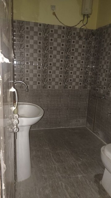 Bathroom in 2 BHK Builder Floor at Indira Nagar – for Rent