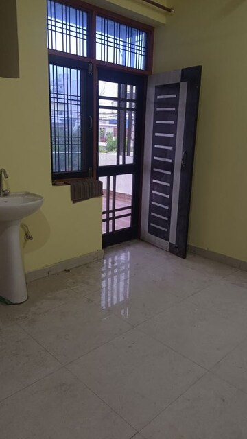 Room in 2 BHK Builder Floor at Indira Nagar – for Rent