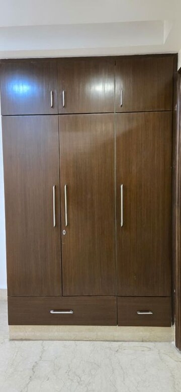 Furnished Amenities in 3 BHK Builder Floor at Greater Kailash ii – for Rent