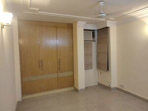 Room in 3 BHK Builder Floor at Greater Kailash ii – for Rent