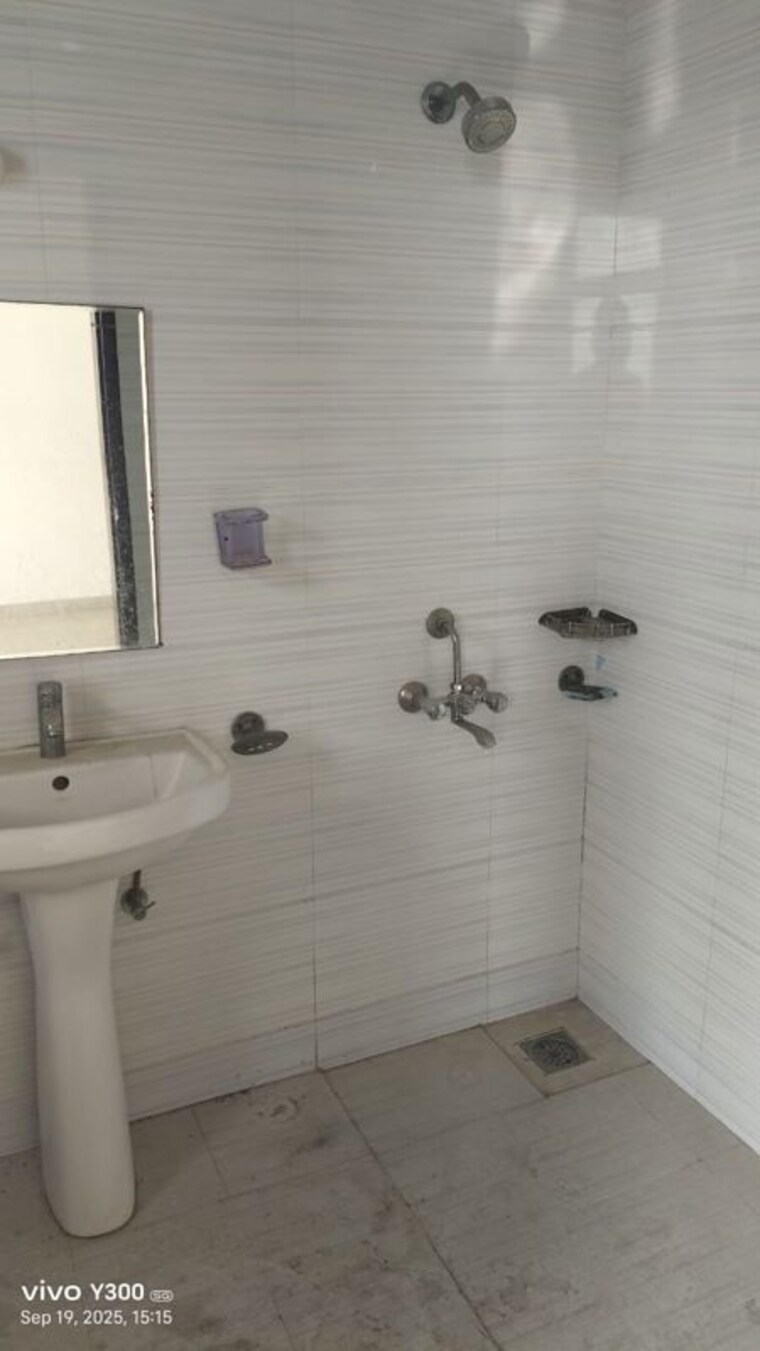 Bathroom, omaxe-residency-ii 2 Bedroom 1410 Sq.Ft. Apartment In Gomti Nagar Lucknow 9787440