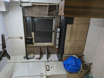 Master Bedroom in 1 BHK Apartment at Kurla East – for Rent