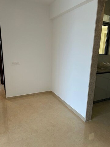 Room in 3 BHK Apartment at Hiranandani Highland, Powai – for Rent