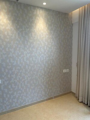 Room in 3 BHK Apartment at Hiranandani Highland, Powai – for Rent