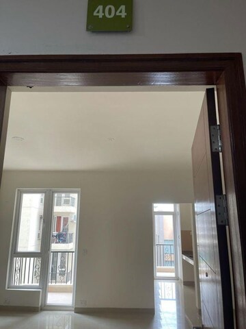 Furnished Amenities in 2.5 BHK Apartment at Emaar Emerald Estate, Sector 65 – for Rent