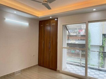 Room in 3 BHK Builder Floor at Saket – for Rent