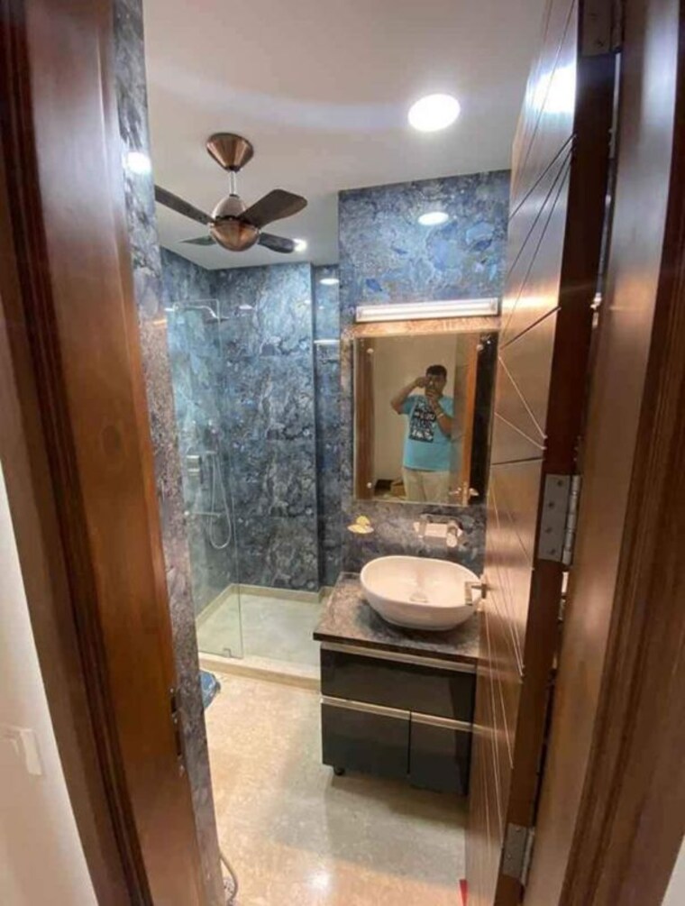 Bathroom, saket 3 Bedroom 1500 Sq.Ft. Builder Floor In Saket Delhi 9787457