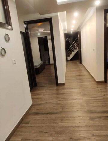 Room in 3 BHK Builder Floor at Saket – for Rent