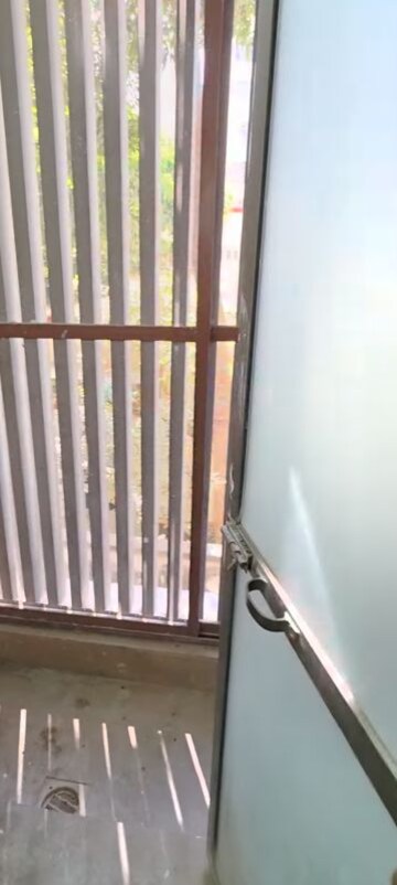 Balcony in 2 BHK Apartment at Chembur – for Rent