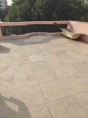 Balcony in 1.5 BHK Apartment at Arun Vihar Sector 37, Sector 37 – for Rent