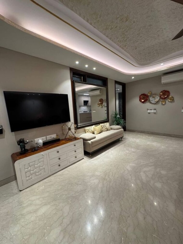 Room, dlf-cyber-city 1.5 Bedroom 890 Sq.Ft. Apartment In Sector 24 Gurgaon 9787494