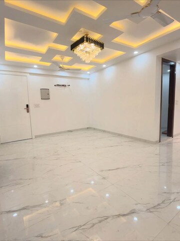 Room in 2 BHK Apartment at Dlf Cyber City, Sector 24 – for Rent