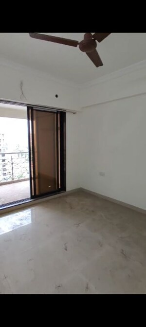 Room in 2 BHK Apartment at MM Spectra, Chembur – for Rent