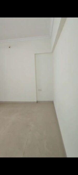 Room in 2 BHK Apartment at MM Spectra, Chembur – for Rent