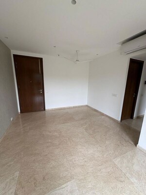 Room in 2 BHK Apartment at Hiranandani Highland, Powai – for Rent