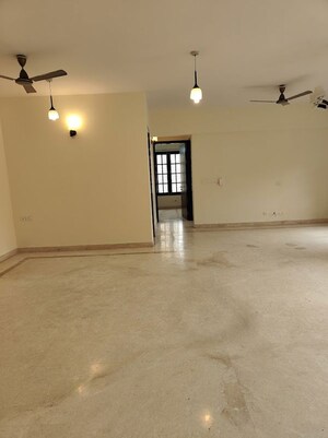 Room in 3 BHK Apartment at Prestige Silver Oak Apartment, Whitefield – for Sale