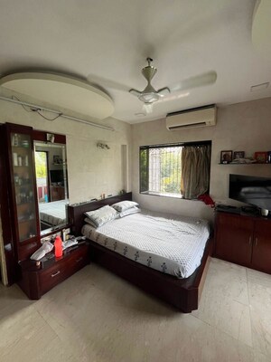 Bedroom in 2 BHK Apartment at Chembur – for Rent