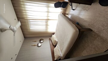 Room in 2 BHK Apartment at Hiranandani Castle Rock, Powai – for Rent