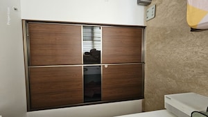 Room in 2 BHK Apartment at Hiranandani Castle Rock, Powai – for Rent