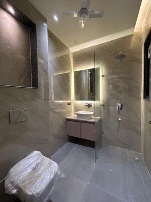 Bathroom in Studio Apartment at DLF Cyber Park, Sector 20 – for Rent