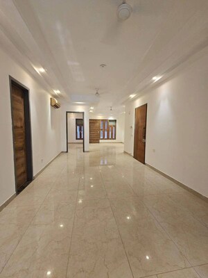 Building Lobby in Studio Apartment at DLF Cyber Park, Sector 20 – for Rent